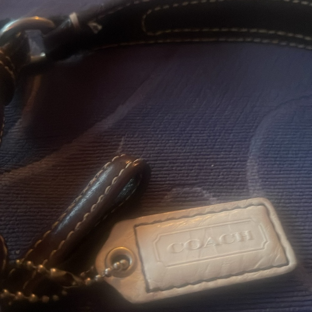 Coach White Leather Shoulder Bag with Brown Leather Handle - Picture 3 of 5